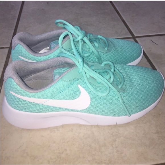 tiffany blue nike shoes